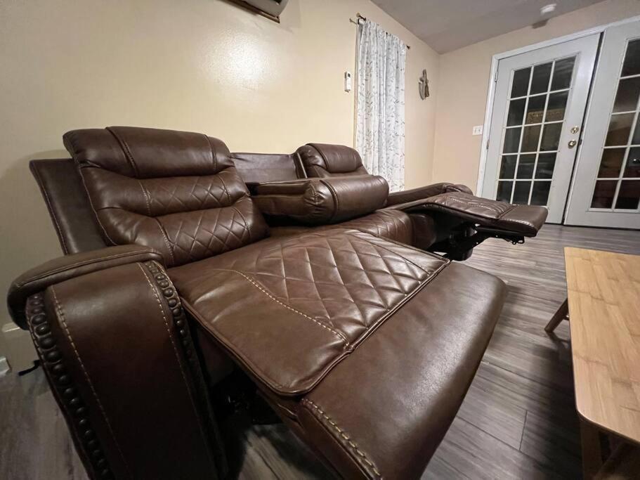 Cottage Near Cedar Point And Downtown ساندسكاي المظهر الخارجي الصورة