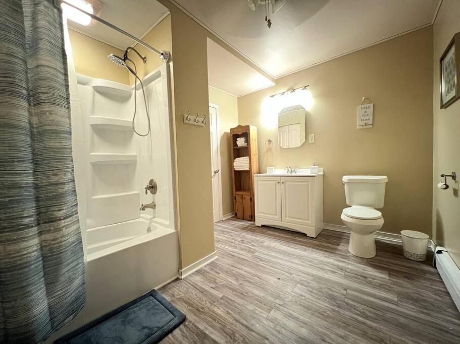 Cottage Near Cedar Point And Downtown ساندسكاي المظهر الخارجي الصورة