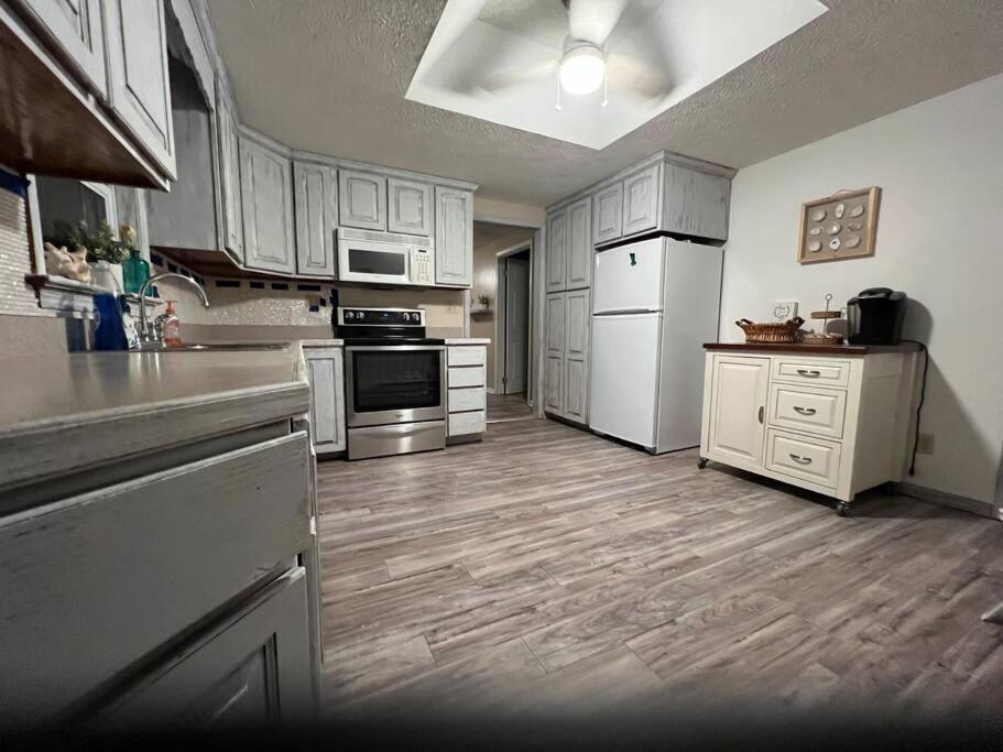 Cottage Near Cedar Point And Downtown ساندسكاي المظهر الخارجي الصورة