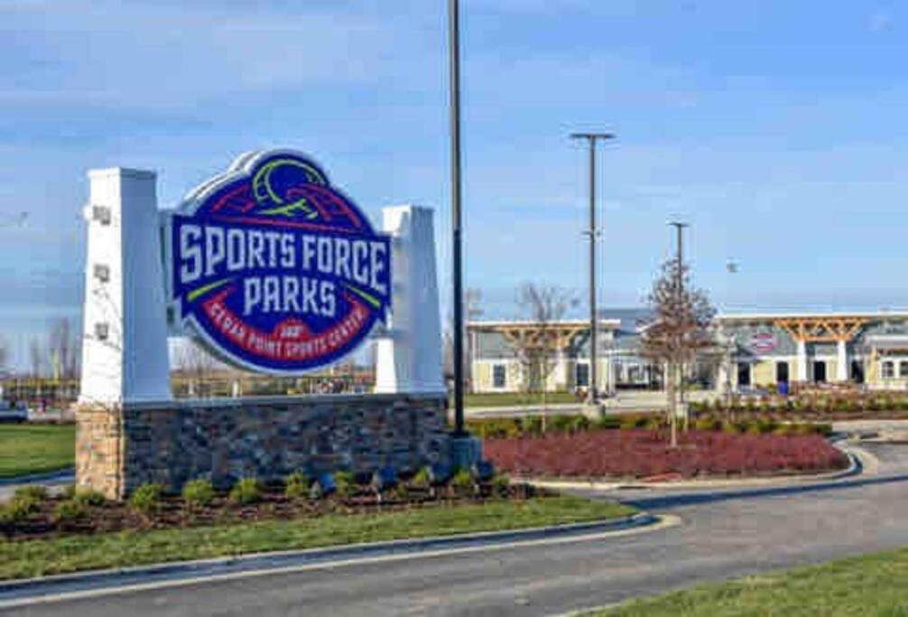 Cottage Near Cedar Point And Downtown ساندسكاي المظهر الخارجي الصورة