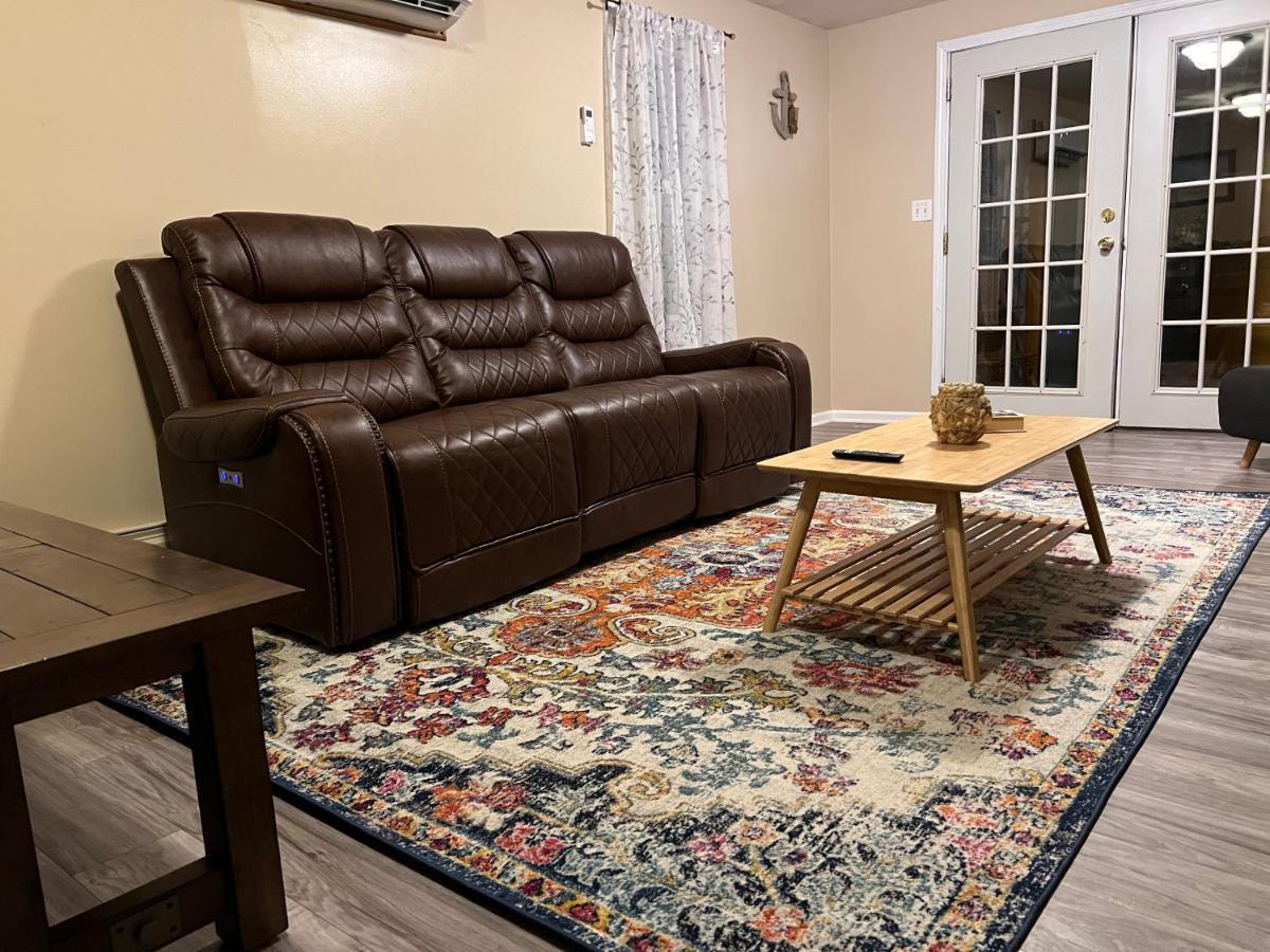 Cottage Near Cedar Point And Downtown ساندسكاي المظهر الخارجي الصورة